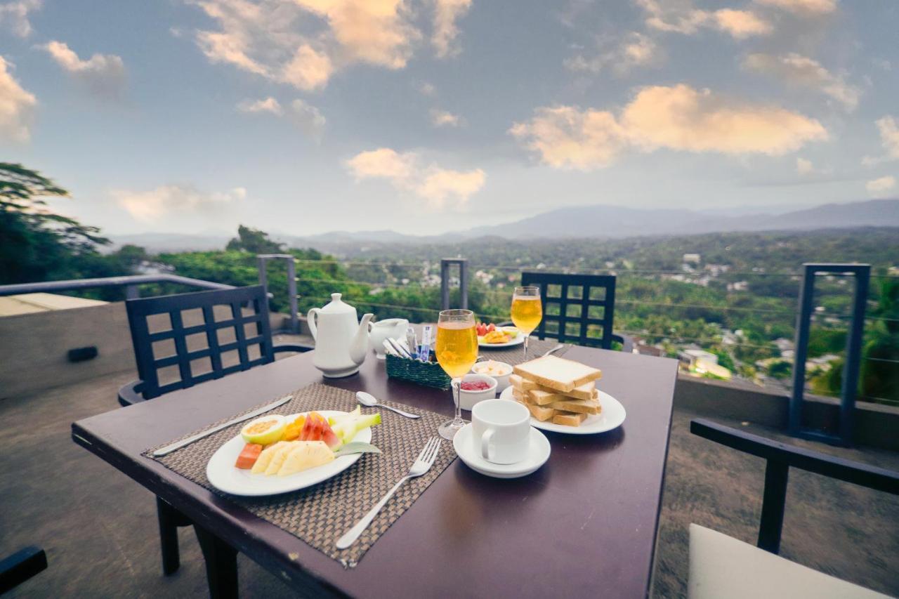 The Hills By Blue Fox Hotel Kandy Exterior foto
